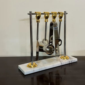 Ensemble d'outils de bar en acier inoxydable de qualité supérieure avec poignées dorées et support en marbre pour comptoir de bar à domicile et réceptions, provenant d'Inde - Product Image 1