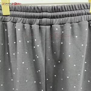 Survêtement pour femmes avec strass, capuche, léger, respirant, polyester/coton, coupe régulière, finition brillante, éléments décoratifs - Product Image 5