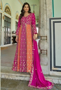 Nouvel arrivage Design à feuilles persistantes beau Chinon ethnique exclusif avec broderie lourde Salwar costume fournisseur indien à vendre - Product Image 4