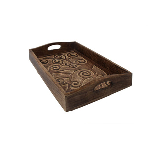 Plateau de service en bois fini naturel Bords sculptés Serveur de collation fantaisie en bois naturel Fournitures de plateau en bois rustique - Product Image 3