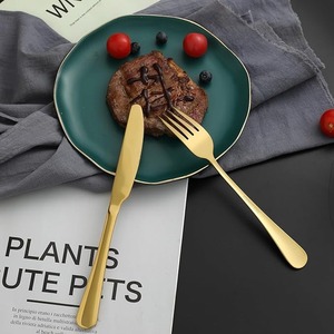 Ensemble de couverts simples en acier inoxydable doré pour les fêtes de mariage à usage quotidien et les paramètres de table élégants Utilisation durable des couverts - Product Image 4