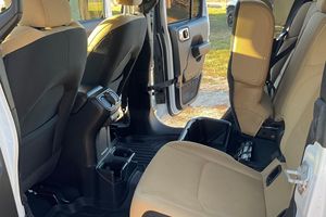 Jeep Gladiator Sport 4x4 V6 2021, Camioneta OEM de Grado Industrial - Product Image 3