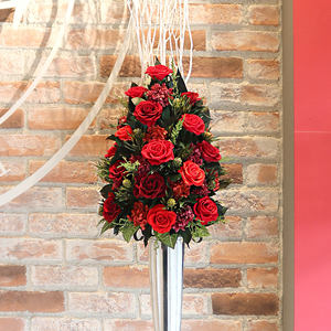 Vraies grandes roses décoration de mariage en vrac haut mur fleurs préservées et plantes artificielles toucher pour les mariages et événements - Product Image 3