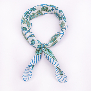 Bandana unisexe multifonctionnel en coton premium fait main, imprimé floral, écologique, respirant, pour la tête, le cou et les cheveux, à porter au quotidien - Product Image 5