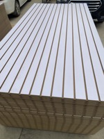 Panneau de placage en MDF E0 anti-humidité, design cannelé, pour boîte à haut-parleur, design moderne, directement de l'usine de Linyi