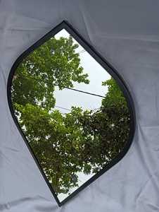 Miroir de maquillage mural encadré noir de qualité supérieure décor à la maison miroirs muraux de cadre de forme irrégulière de luxe disponibles - Product Image 2