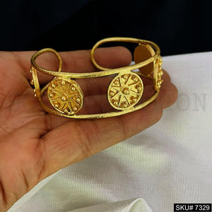 Brazalete de estrella redonda punteada de diseñador hecho a mano chapado en oro, piedra preciosa Natural, brazalete de latón de moda hecho a mano chapado en oro, joyería - Product Image 3