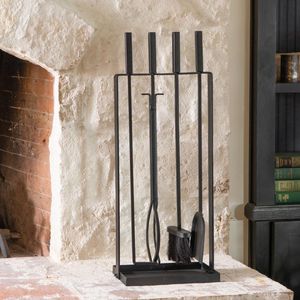 Ensemble d'outils de cheminée en métal de qualité, sélectionné pour les amateurs d'intérieur à la recherche de solutions d'accessoires de cheminée élégants et fonctionnels - Product Image 6