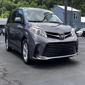 Toyota Siennaaa Fresh and Clean Premium Quality Disponible en stock Excelente estado Volante a la derecha Volante a la izquierda - Product Image 3