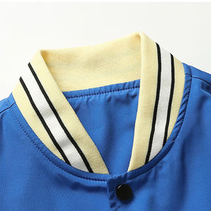 Veste coupe-vent d'hiver imperméable et écologique OEM Premium 200 grammes de polyester style universitaire bouton couvert mince épais - Product Image 2