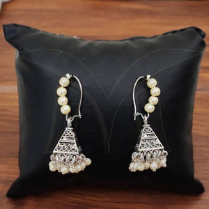 Perla agrupada Hermoso diseño elegante Joyería oxidada Estilo antiguo Plata oxidada Pulido Oxidado Jhumka Pendientes Mujeres - Product Image 1