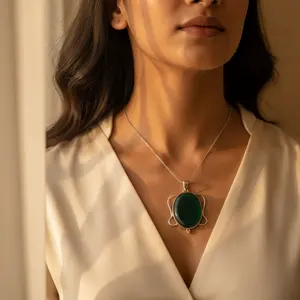 จี้เงินแท้ 925 ทำมือ ประดับพลอยสีเขียวออนิกซ์ พร้อมตกแต่งด้วยทองคำสีกุหลาบ เครื่องประดับสำหรับผู้หญิง สไตล์ศาสนาและน่ารัก - Product Image 2