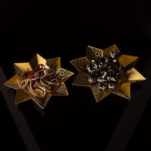 Plateau de ramadan en métal élégant avec motif moderne, parfait pour correspondre à n'importe quel thème de décoration de maison Ramadan contemporain - Product Image 3