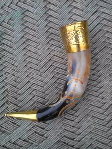 Cuerno Vikingo para Beber, Pulido a Mano, Ecológico, Disfruta de las Fiestas Vikingas con este Único Vaso Artesanal Diseñado para los Vikingos - Product Image 4