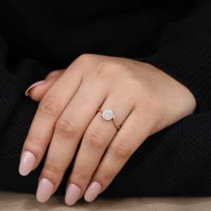 แหวนแต่งงานแบบวงแหวนเพชรคลัสเตอร์ลายดอกไม้ ดีไซน์หรูหราสำหรับเจ้าสาว - Product Image 2