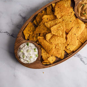 Bandeja para servir de madera natural Plato de madera rústico Tabla para servir ecológica Plato de madera hecho a mano - Product Image 6