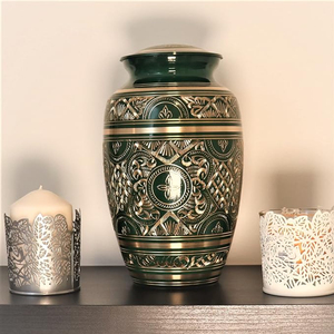 Urna de metal decorativa hecha a mano de diseño premium con tapa para exhibición conmemorativa en el hogar disponible a precio mayorista de India - Product Image 5