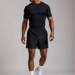 Chemises d'entraînement en polyester à manches courtes et coupe ajustée pour hommes, avec logo personnalisé, vêtements d'entraînement et de fitness à motif uni - Product Image 3