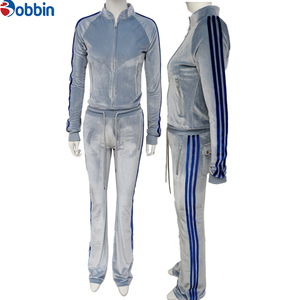 Ensemble de survêtement pour femmes tendance personnalisé, 2 pièces, leggings de sport en velours avec logo, tenues de sport actives d'automne - Product Image 2