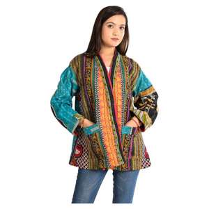 Veste Kantha indienne en coton faite à la main pour femmes Manteau court réversible vintage matelassé à fleurs Long pour tout l'hiver printemps automne - Product Image 4