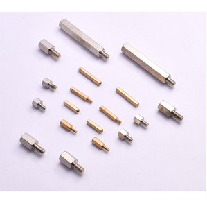 Entretoises et supports en acier inoxydable et en laiton usinés par CNC pour les installations de circuits imprimés et les applications industrielles - Product Image 4