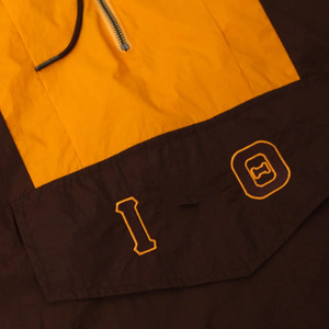 Chaqueta Cortavientos Personalizada Iota Phi Beta con Media Cremallera, Impermeable, para Senderismo, Color Marrón y Dorado - Product Image 5