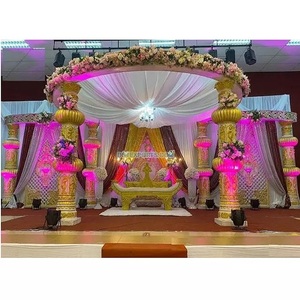 Decoración de Boda Malasia: Mandap de FRP para Interiores, Magnífico Mandap Dorado Tallado, Mandaps Decorativos Dorados Asequibles para Bodas en Londres - Product Image 1