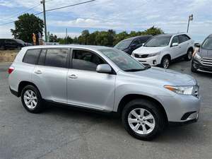 SUV haut de gamme 2013 Highlanderz FWD d'occasion à vendre - Product Image 2