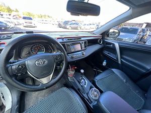 ใช้สำหรับรถ SUV ไฮบริดไฟฟ้า AWD ปี 2015 ที่มีเบาะหนังภายในสีเข้มและหลังคาซันรูฟแบบพาโนรามา - Product Image 2