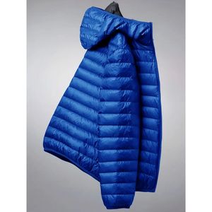 Nouvel arrivage de manteau en toile fine ultra légère personnalisé pour hommes Vente en gros de vêtements décontractés d'hiver avec capuche pour la randonnée et le camping OEM - Product Image 3