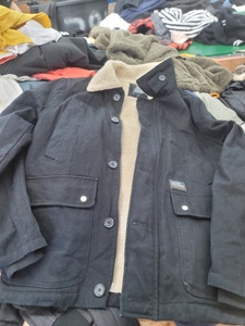 Vêtements d'occasion : Veste d'hiver à fermeture éclair pour adulte - Product Image 2