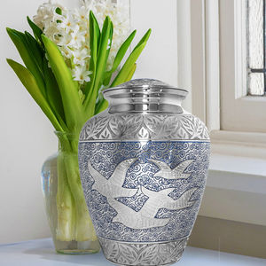 Urna de cremación de metal tallada a mano hecha a medida más vendida, productos funerarios OEM de India - Product Image 3