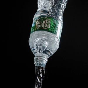 Bouteilles de 500 ml Poland Spring Hydration On-the-Go Durée de conservation de 2 ans Stockage au frais et au sec - Product Image 1