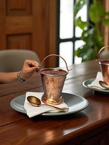 กระถางดอกไม้กล้วยไม้สีขาวดีไซน์เนอร์เหมาะสำหรับเสิร์ฟกาแฟชาหรือใช้เป็นเครื่องใช้บนโต๊ะอาหารและของตกแต่งห้องครัวหรูหราจากอินเดีย - Product Image 2