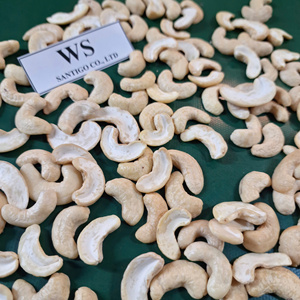 Usine de confiance SANTIGO Noix de cajou cassées Noix de cajou WS (White Split) Kaju Badam exportées dans le monde entier - Product Image 1