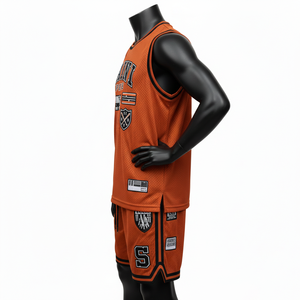 Conjunto deportivo de jersey de malla de poliéster transpirable premium de 180 GSM, naranja y negro, con estampado serigrafiado y logotipo personalizado. - Product Image 2