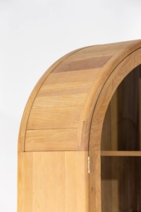 ตู้โชว์ประตูกระจกไม้เนื้อแข็งที่ทันสมัยสีน้ำตาลอ่อนสำหรับห้องนั่งเล่นโรงแรมใช้ในบ้านขนาดใหญ่เป็นมิตรกับสิ่งแวดล้อม - Product Image 6