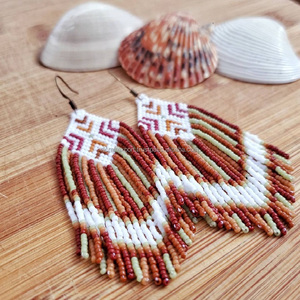 Boucles d'oreilles à la mode pour femmes Look Royal Drop Down Lime Boucles d'oreilles en perles légères Bijoux de mode Boucles d'oreilles par RF Crafts - Product Image 4