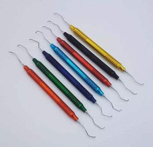 Ensemble de 7 curettes Gracey par Wenquar Instruments dentaires multicolores avec manche creux de haute qualité conçu pour une utilisation manuelle - Product Image 1