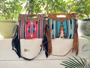 Nouvel arrivage de sac à bandoulière Jacquard à franges usiné à la main pour femmes légères et élégantes tissu aztèque rouge fermeture à glissière lettre bohème - Product Image 5