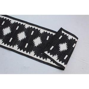 Tapis de sol moderne en jute tissé à la main, kilim noir et blanc géométrique 2x6 pieds, lavable, pour adolescents - Product Image 4