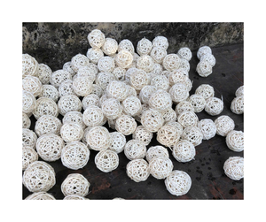 Boule de rotin décorative faite à la main artisanat naturel boule de rotin exportateur en gros Vietnam avec des commandes en gros et des offres concurrentielles - Product Image 1