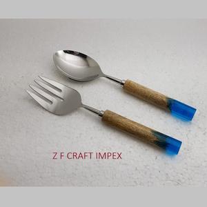 Cuillères de service à salade en acier inoxydable plaqué or avec poignée en résine incrustée de laiton bicolore Nouveaux outils de serveur à salade de conception tendance - Product Image 6