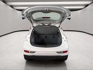 Chevrolet Bolt EV LT 4 Puertas Hatchback Usado, Volante a la Izquierda, Eléctrico, Turbo, Tracción en las Cuatro Ruedas, Automático, Asientos de Cuero, Rines de Aleación R19, Portaequipajes de Techo - Product Image 3