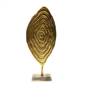 Elegante Escultura Decorativa Abstracta Dorada para el Hogar u Oficina, Adorno de Arte de Lujo - Product Image 1