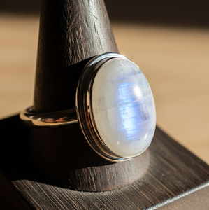 Bague de fête en argent 925 de haute qualité personnalisée avec pierre de lune bleue tendance plaqué rhodium cadeau de bijoux de mode - Product Image 3