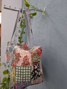 Bolsa de lona de algodón hecha a mano Patchwork acolchado diseño bloque estampado personalizado verano invierno viaje mercado compras regalo su playa - Product Image 5
