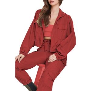 Conjunto Deportivo de Secado Rápido para Mujer, Chaqueta Corta y Pantalones de Nylon y Poliéster, Estilo Jogging, Temporada 2026 - Product Image 3