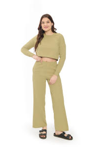 Ensemble élégant de couleur unie pour femmes avec haut tricoté à col rond et pantalon en mélange de polyester pour un confort quotidien - Product Image 2