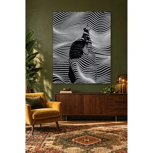 Silhouette de femme Fida en toile légère à rayures ondulées - Product Image 3